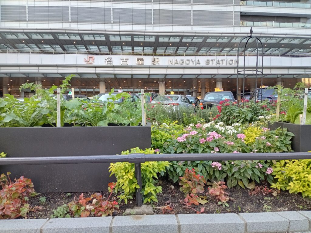 名古屋駅前　花の環かだん